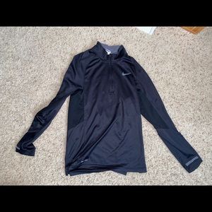 Men’s small Nike half zip